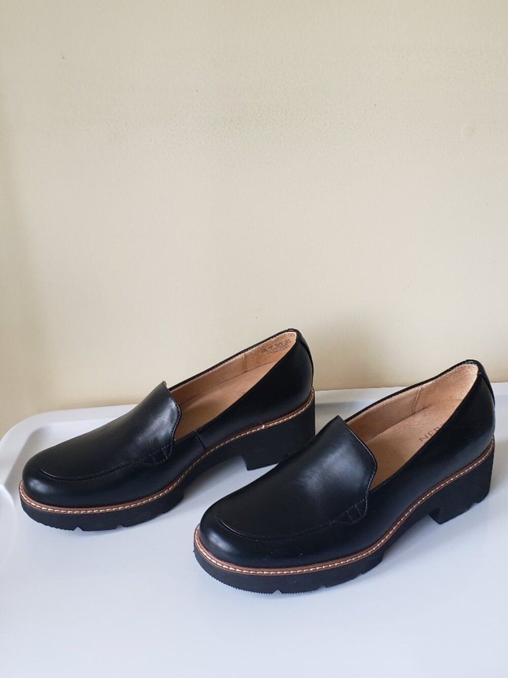 NWOT Naturlizer Cabaret Black Loafers Women's Size 9.5W